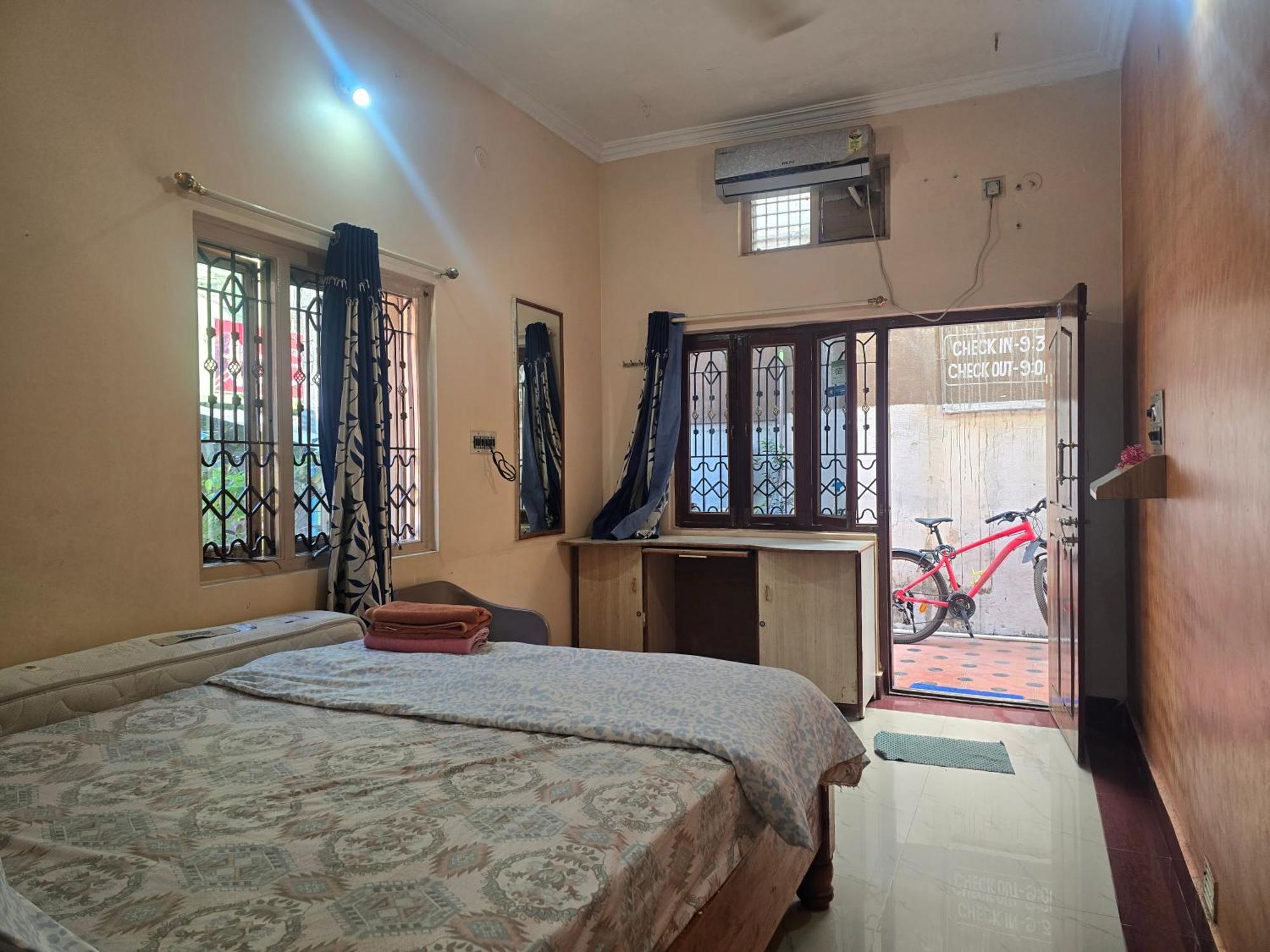 Lakshmi Heritage Tourist Home Hampi Exterior photo